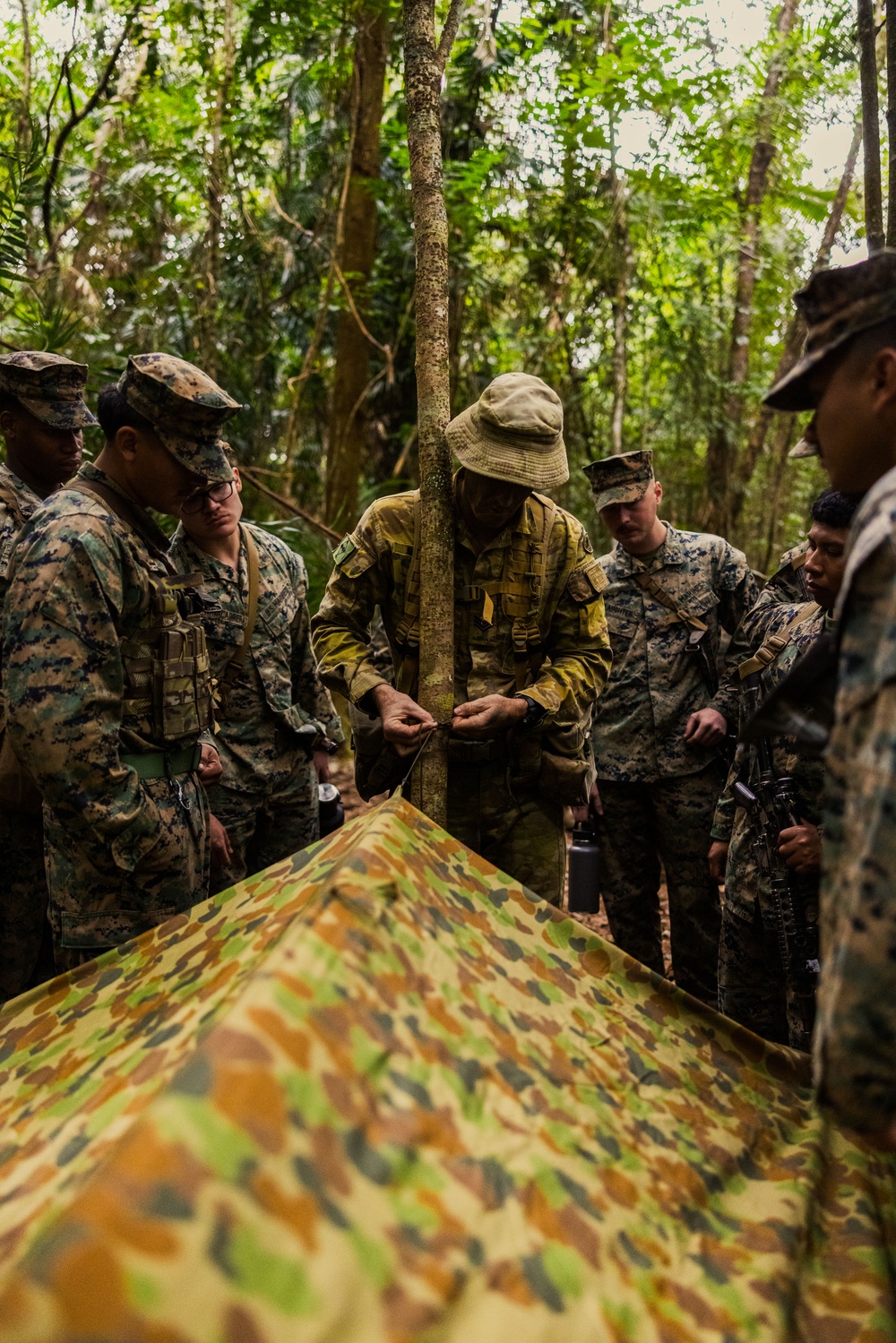 MRF-D 25.3: 3rd Bn., 11th Marines, receives classes on jungle survival