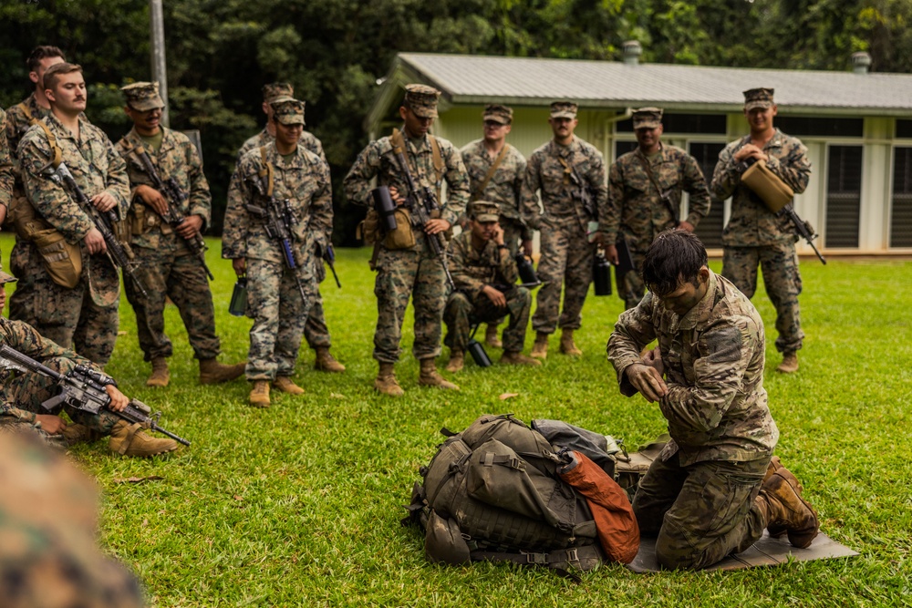 MRF-D 25.3: 3rd Bn., 11th Marines, receives classes on jungle survival