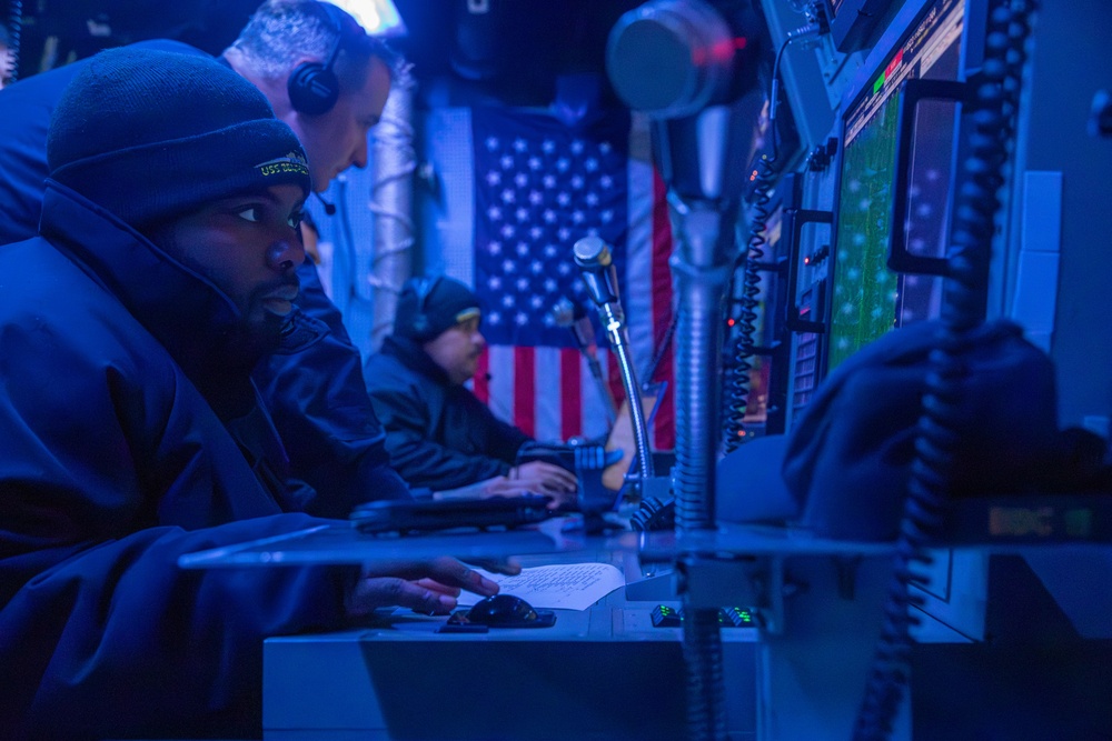 USS Benfold (DDG 65) conducts Anti-Submarine Warfare Exercise
