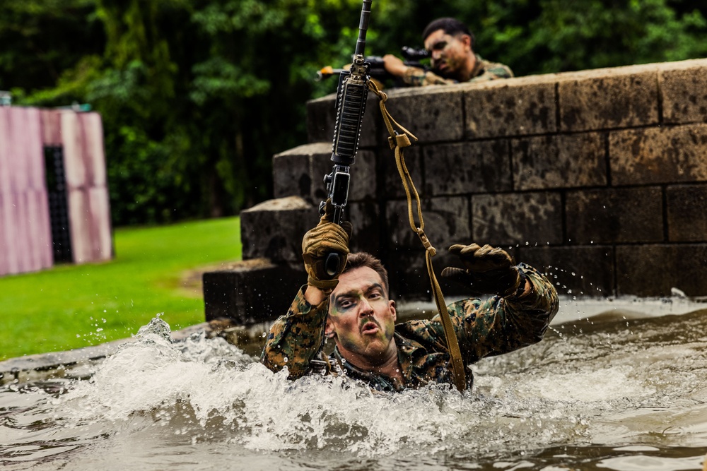 MRF-D 25.3: 3rd Bn., 11th Marines, participates in obstacle course