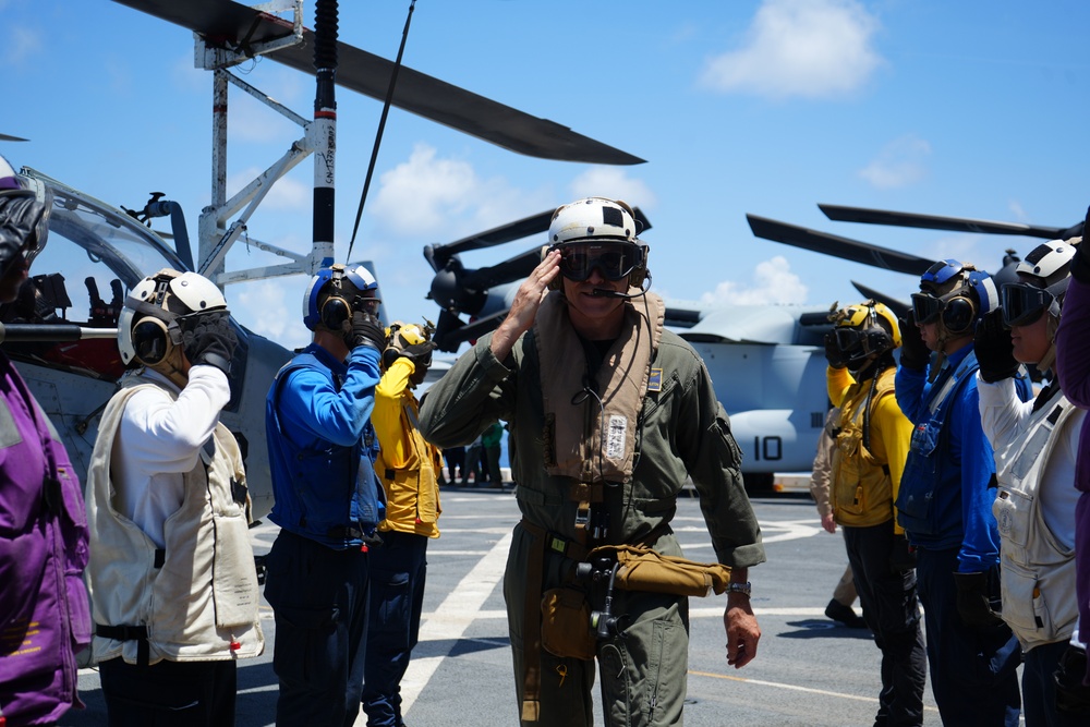 Vice Admiral John Gumbleton Visits USS San Antonio (LPD 17)