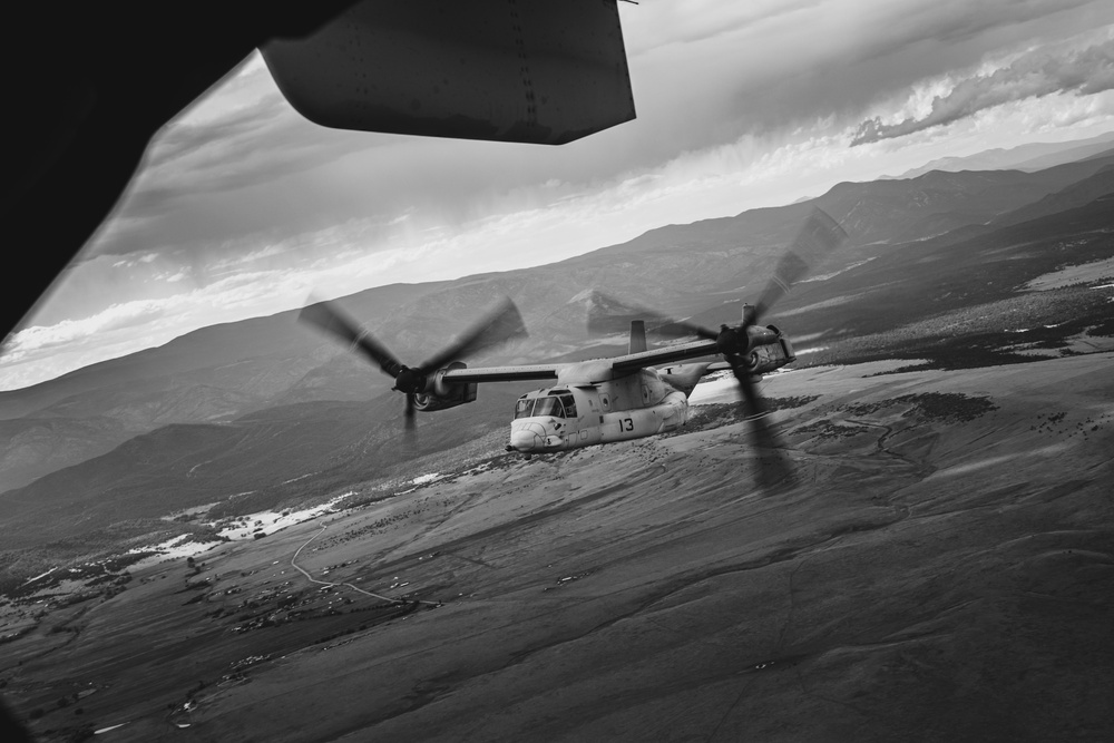 VMM-261 Conducts Live Fire Exercise and RVFs