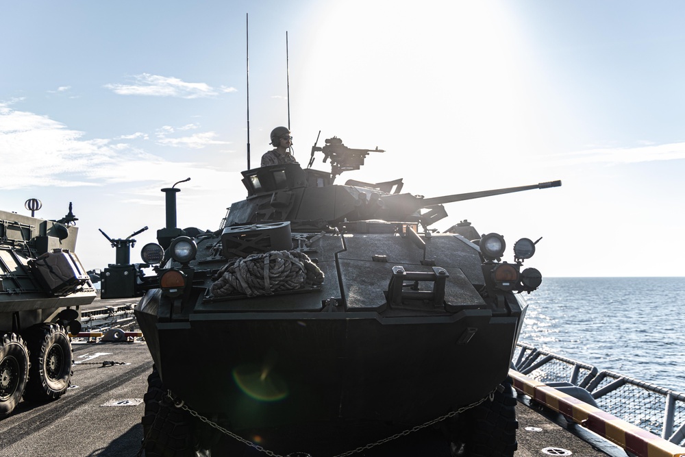 22nd MEU(SOC) | DATF &amp; Simulated Strait Transit During COMPTUEX