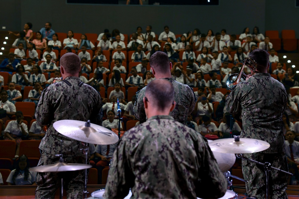 USFF Band Performs in Panama for CP25