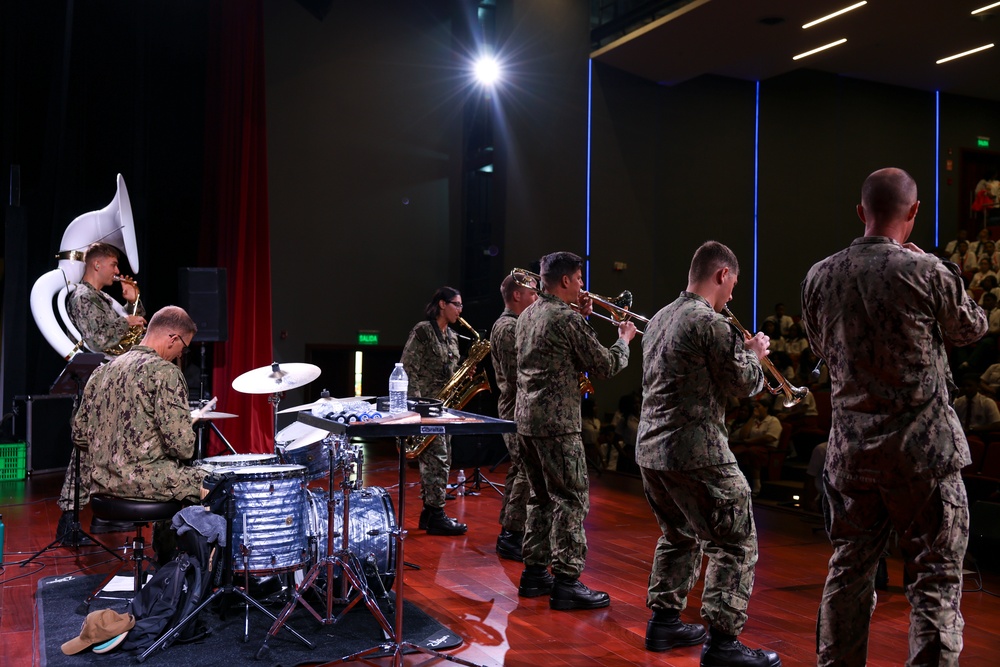 USFF Band Performs in Panama for CP25