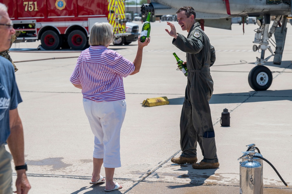 Col. Mills fini flight at Davis-Monthan