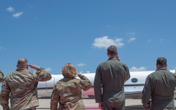 CNGB Nordhaus visits 131st Bomb Wing