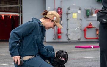 Makin Island Trains Dog Handlers