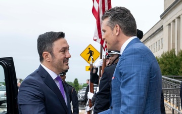 SD Hosts Argentina Minister of Defense