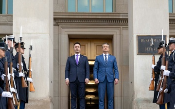 SD Hosts Argentina Minister of Defense