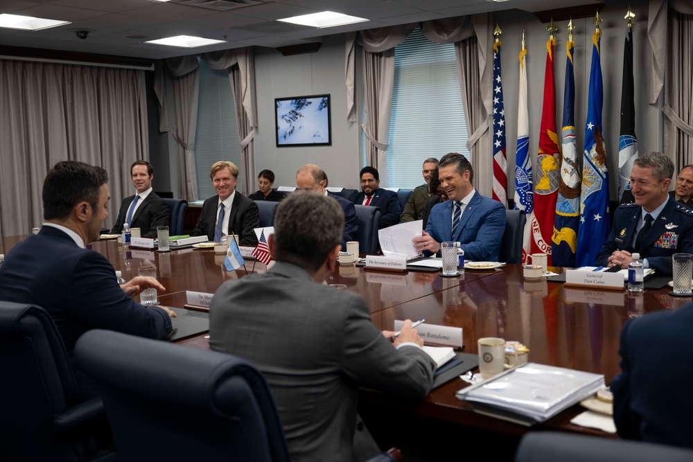 SD Hosts Argentina Minister of Defense