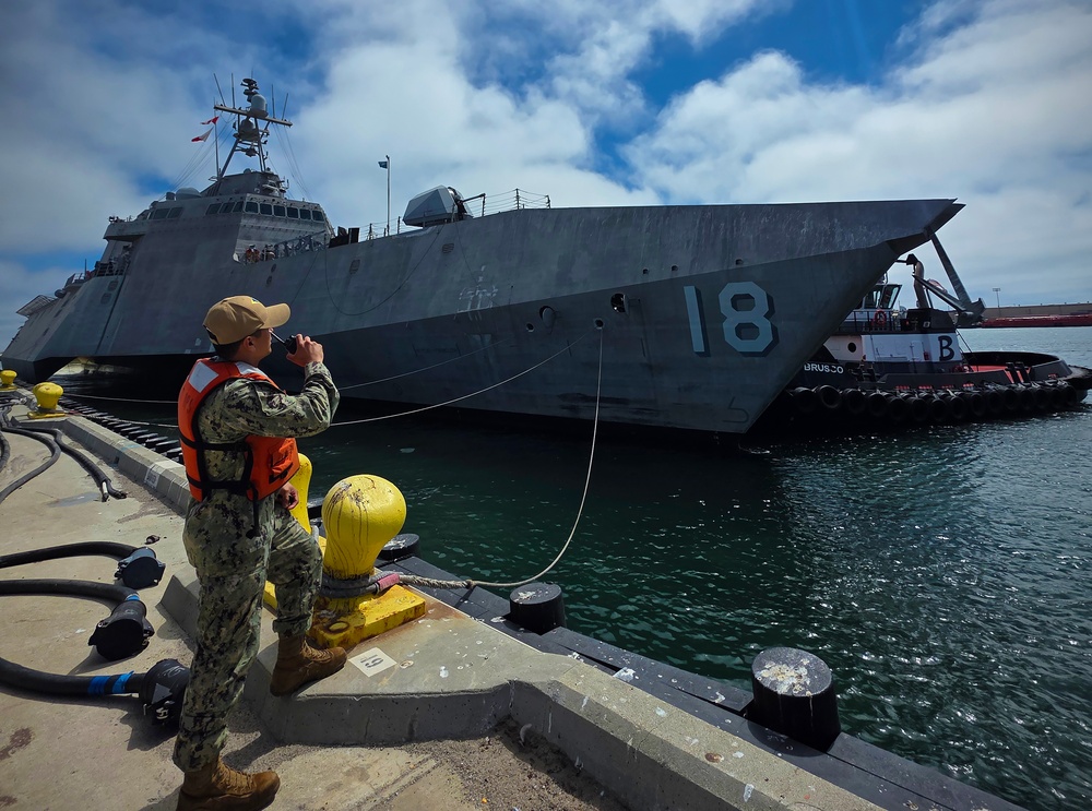 USS Charleston (LCS 18) conducts readiness and training onboard Port Hueneme