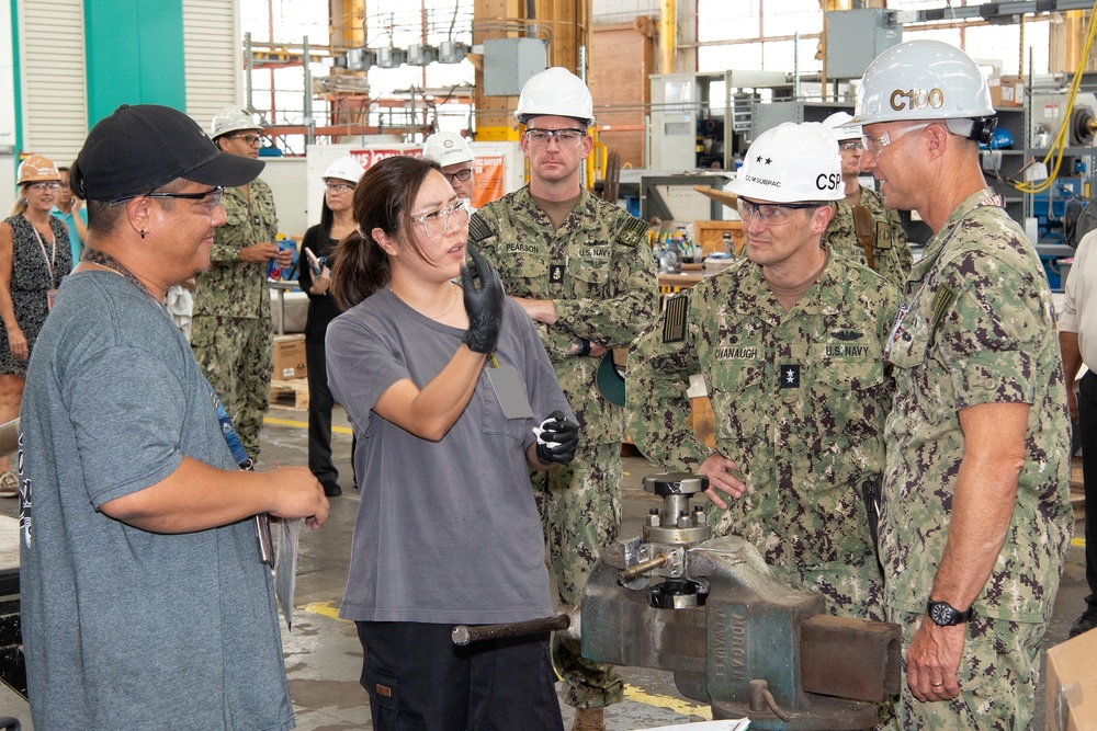 Commander, Submarine Force, U. S. Pacific Fleet Visit PHNSY