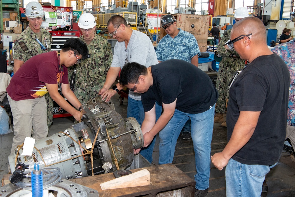 Commander, Submarine Force, U. S. Pacific Fleet Visit PHNSY