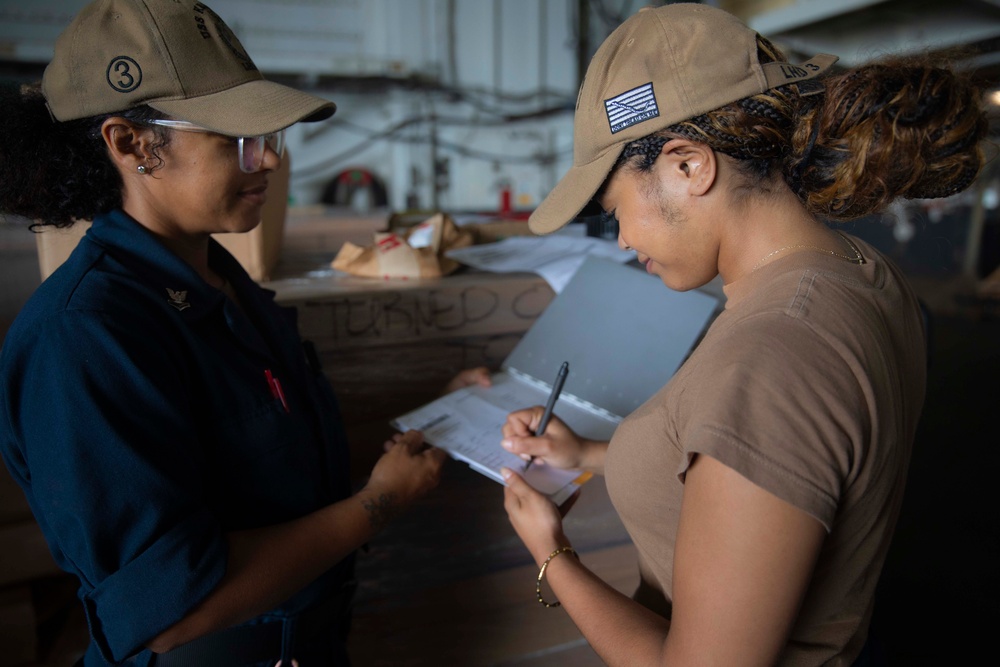 USS Kearsarge Conducts Routine Maintenance