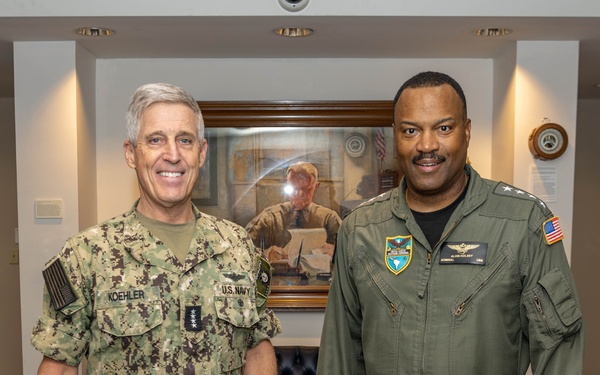 Commander, U.S. Southern Command meets with Commander, U.S. Pacific Fleet in Pearl Harbor