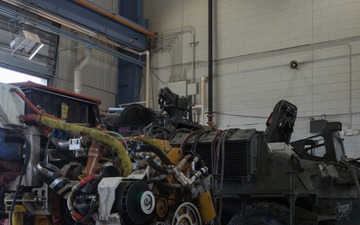 U.S. Soldiers conduct Stryker armored vehicle maintenance to support southern border mission