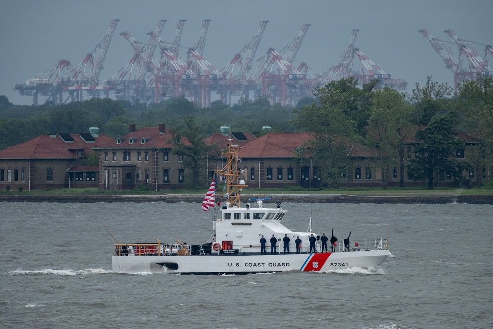 Fleet Week New York 2025 Kicks Off with Parade of Ships in New York Harbor