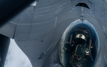 91st ARS completes total force F-16 refuel