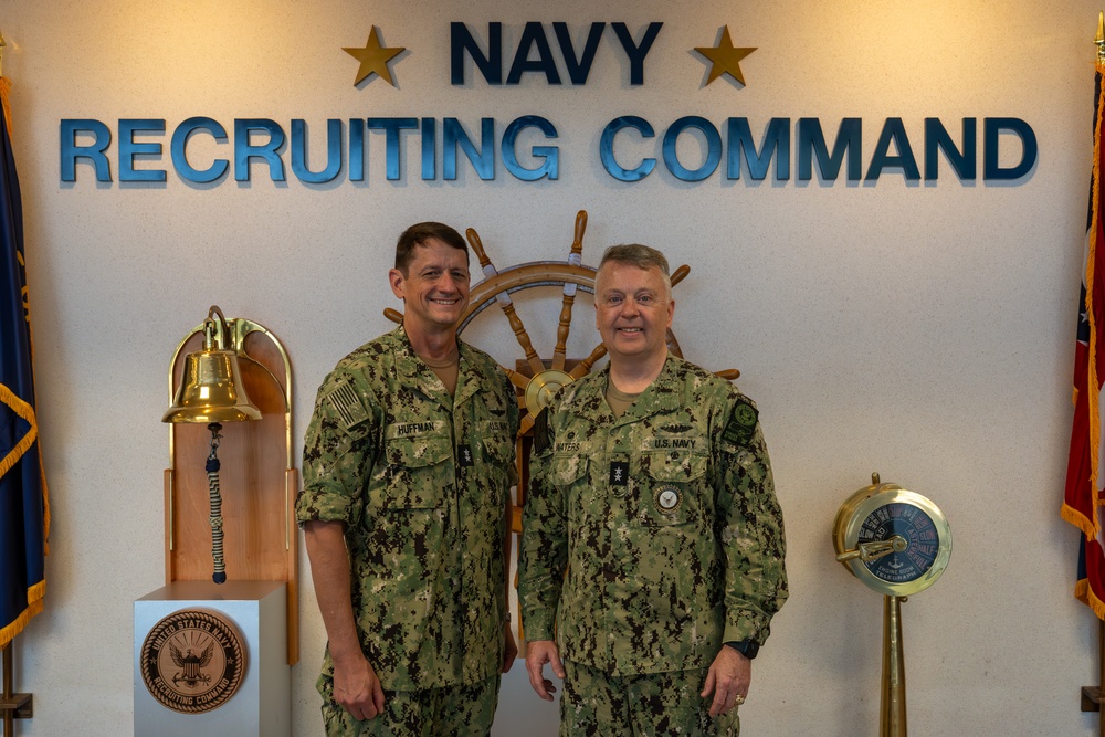 CNETC Visits CNRC