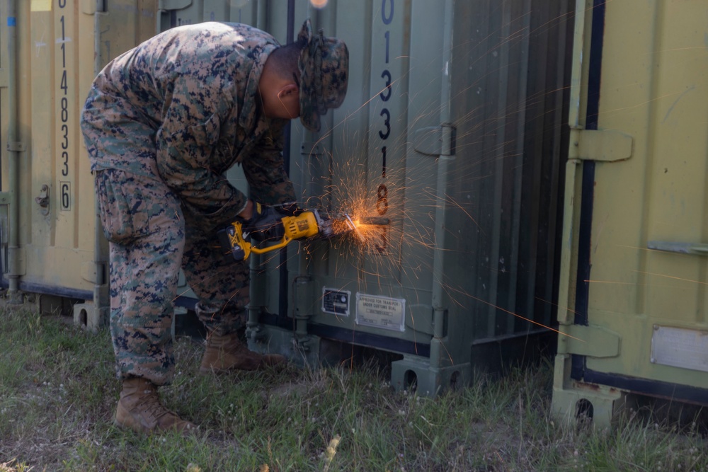 MACS-2 sets up communications equipment during Atlantic Alliance 2025