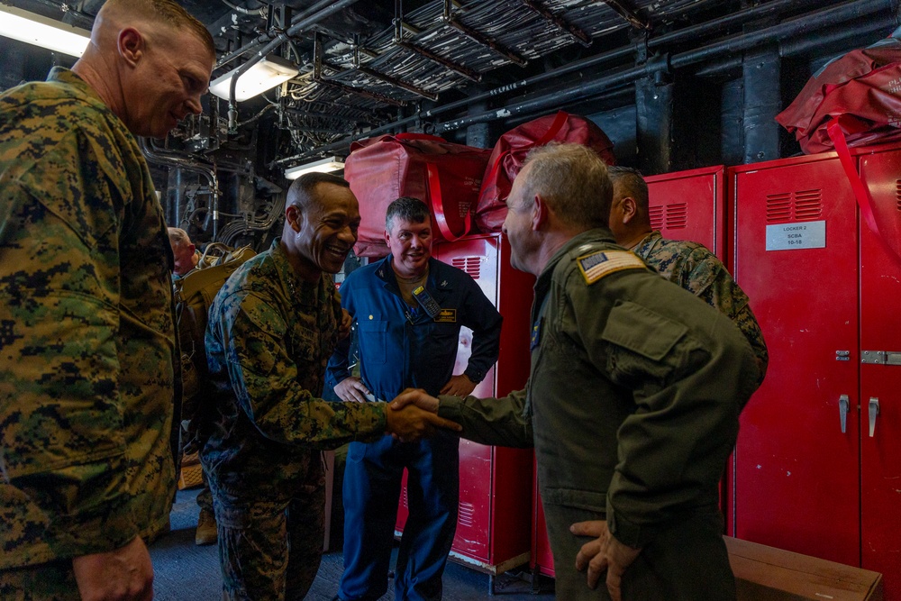 22nd MEU (SOC) | Lieutenant General Worth Visits USS Iwo Jima