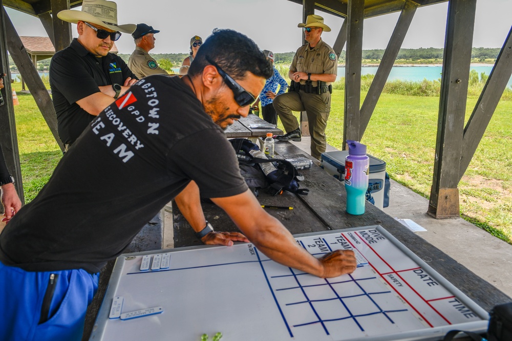 Drowning response training at Georgetown Lake