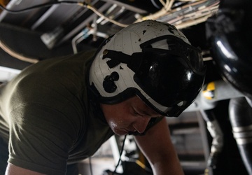 U.S. Marines with VMM-162 support anti-submarine warfare exercise