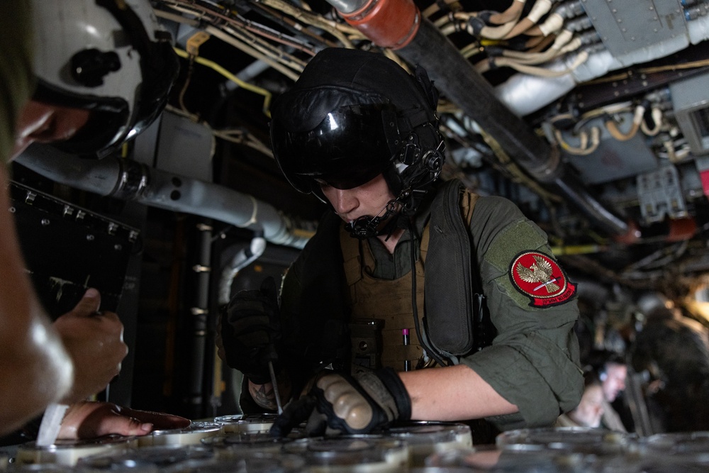 U.S. Marines with VMM-162 support anti-submarine warfare exercise