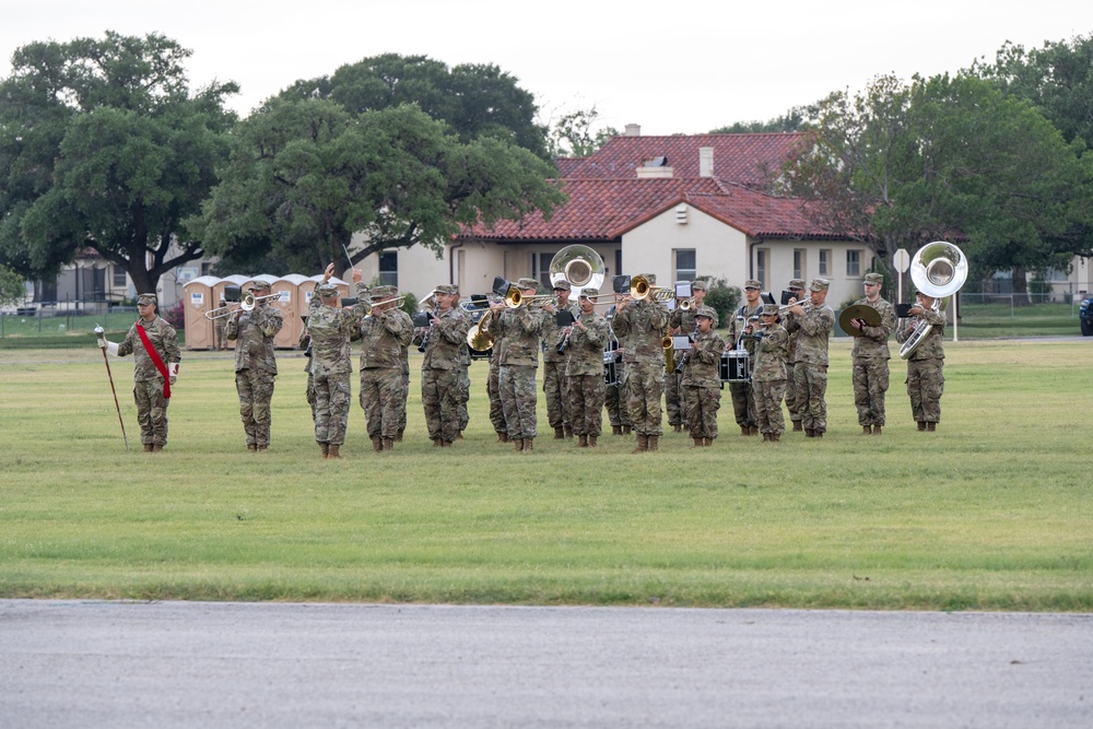 32nd Medical Brigade welcomes new command team