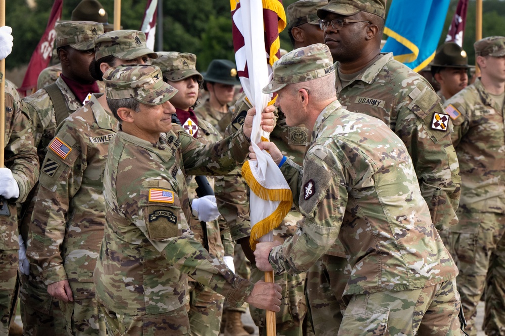 32nd Medical Brigade welcomes new command team