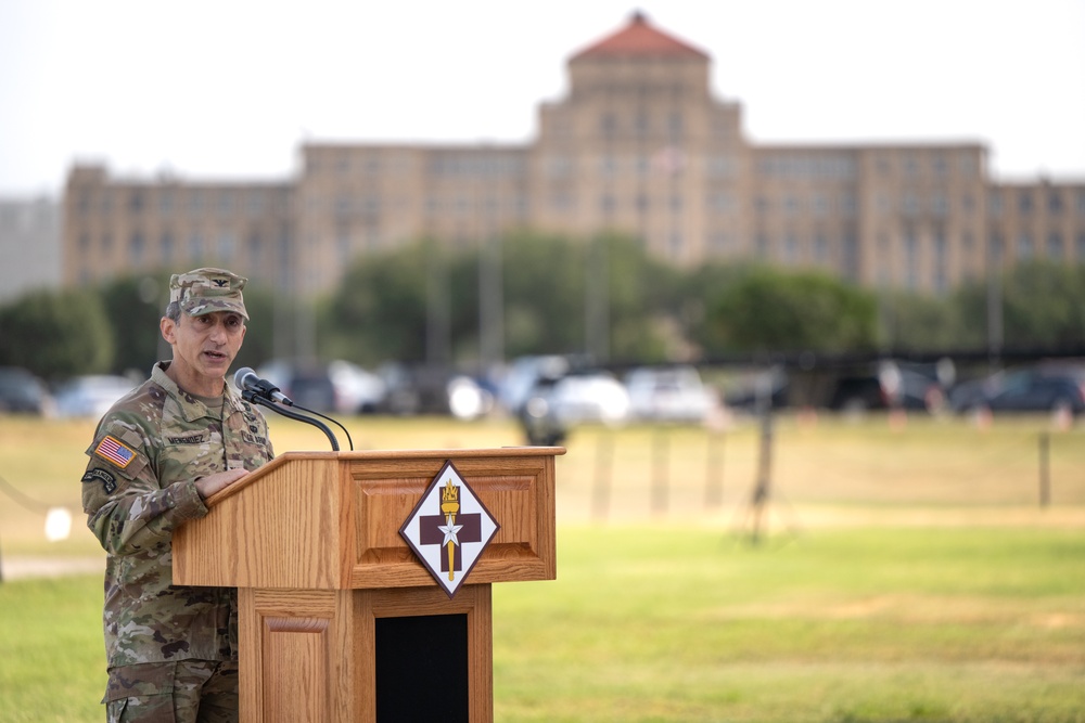 32nd Medical Brigade welcomes new command team