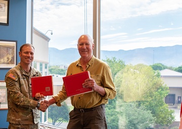 USACE-Albuquerque District and the Regina, N.M., Mutual Domestic Water Consumers Association sign environmental infrastructure agreement