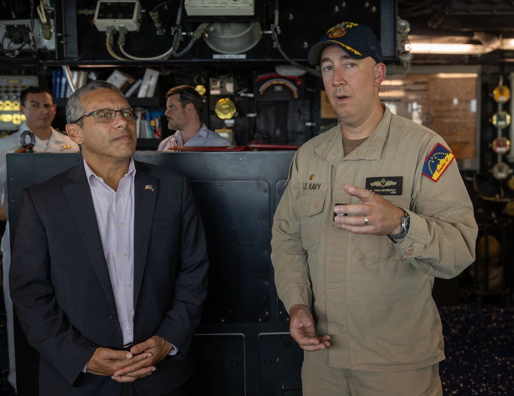 USS Cole Visits Curaçao