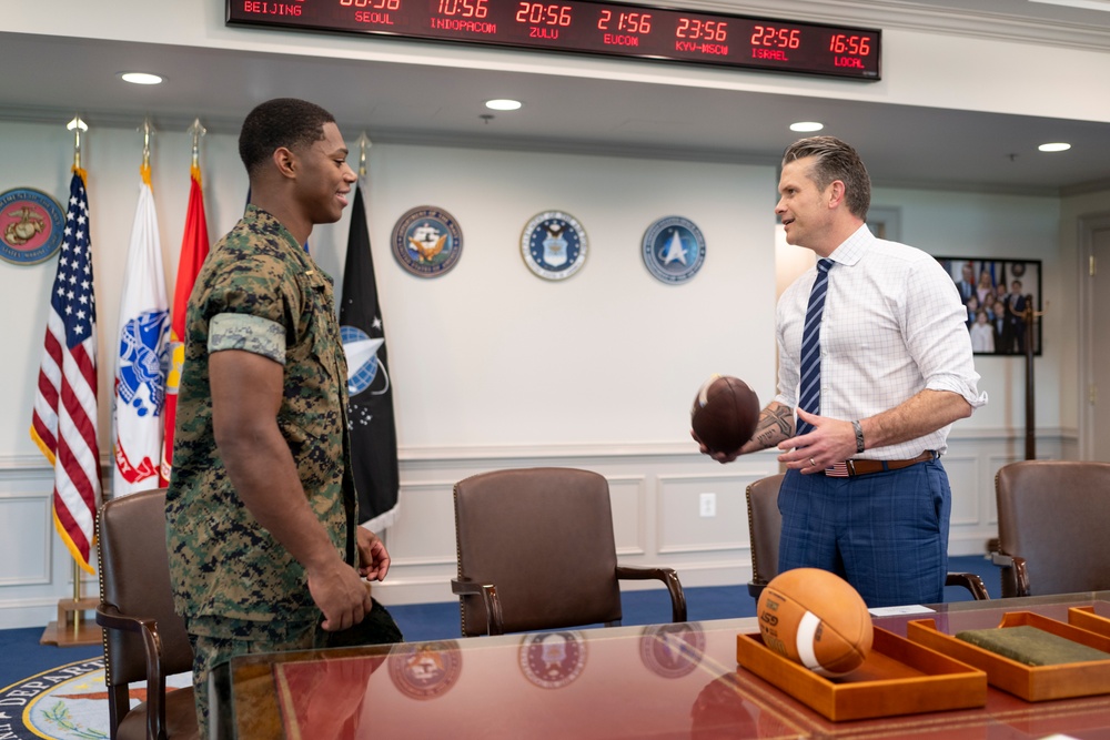 SD Hosts NFL Player and USNA Graduate 2nd Lt. Rayuan Lane III at the Pentagon