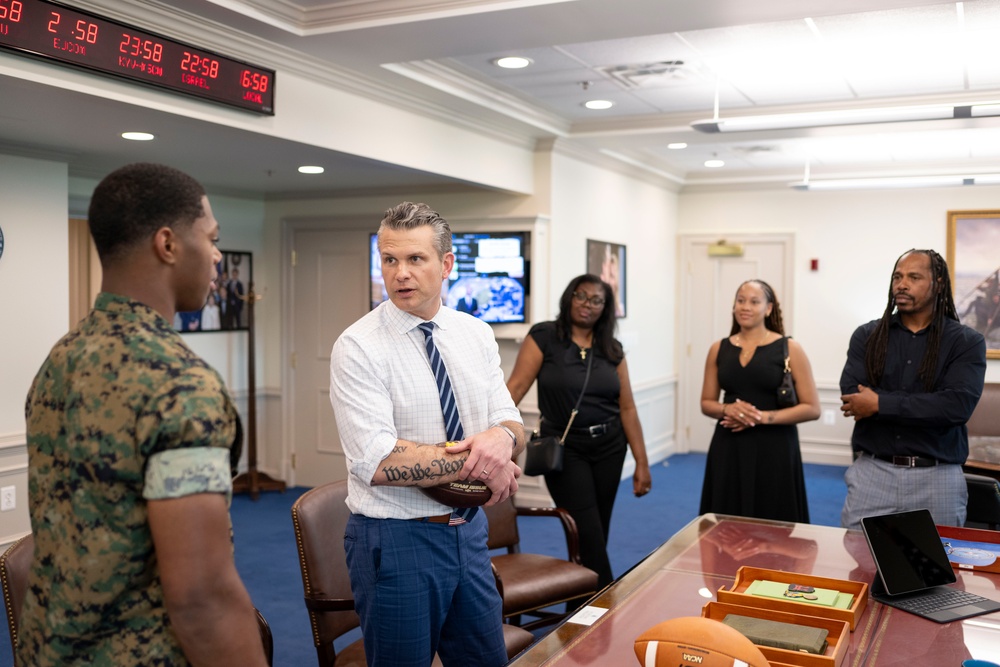 SD Hosts NFL Player and USNA Graduate 2nd Lt. Rayuan Lane III at the Pentagon
