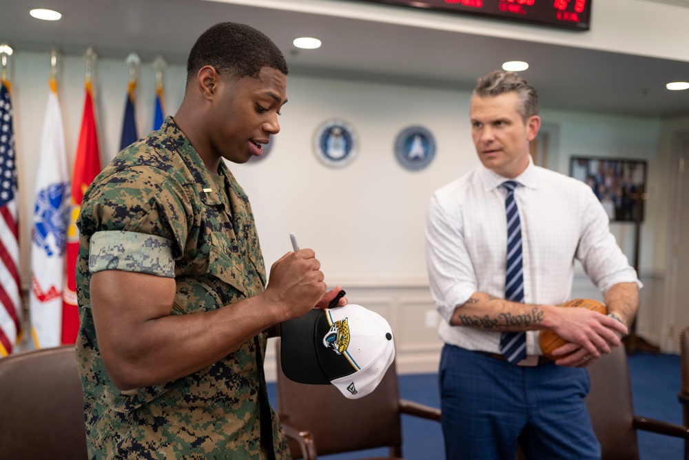 SD Hosts NFL Player and USNA Graduate 2nd Lt. Rayuan Lane III at the Pentagon