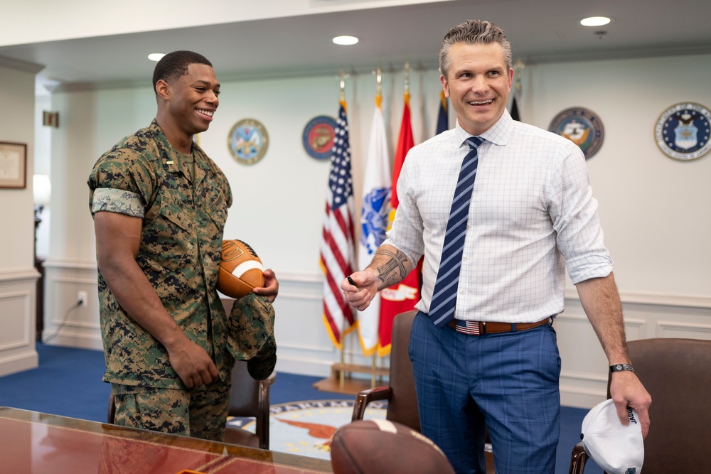 SD Hosts NFL Player and USNA Graduate 2nd Lt. Rayuan Lane III at the Pentagon