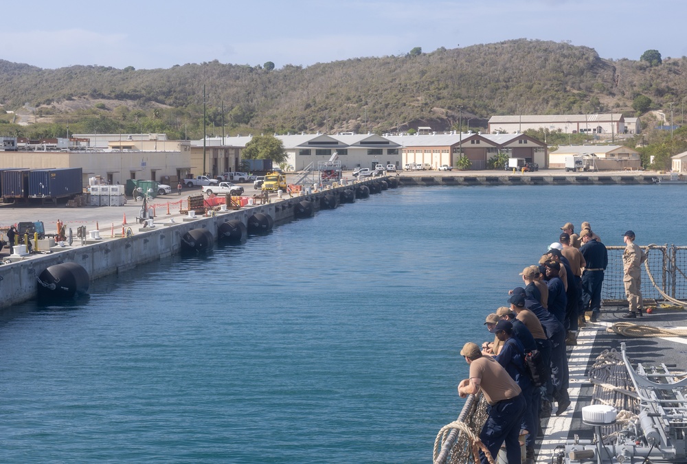 Cole Arrives in Guantanamo