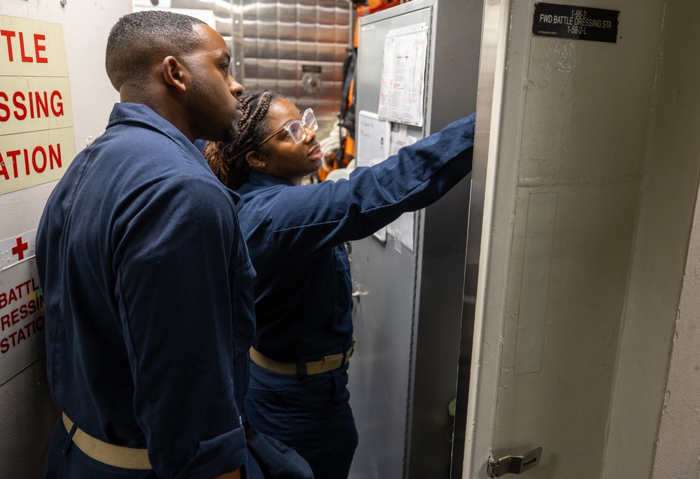 USS Cole Conducts Routine Operations in U.S. 4th Fleet AOR