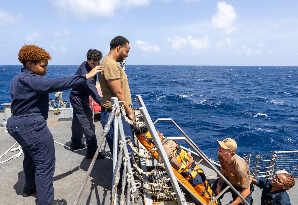 USS Cole Conducts Routine Operations in U.S. 4th Fleet AOR