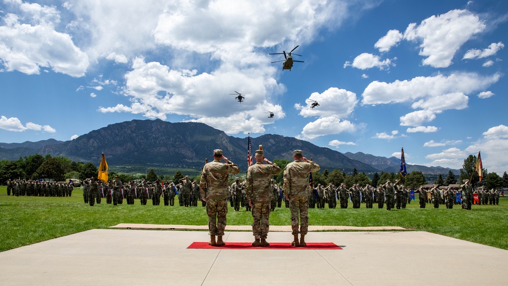 4th Combat Aviation Brigade Welcomes New Commander During Change of Command Ceremony