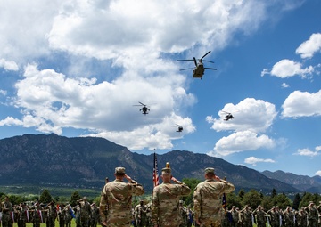 4th Combat Aviation Brigade Welcomes New Commander During Change of Command Ceremony