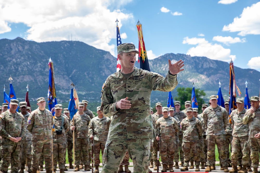 4th Combat Aviation Brigade Welcomes New Commander During Change of Command Ceremony