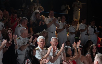 Navy Band &quot;Concerts on the Avenue&quot; hosted by VADM Dwyer and VADM Thomas
