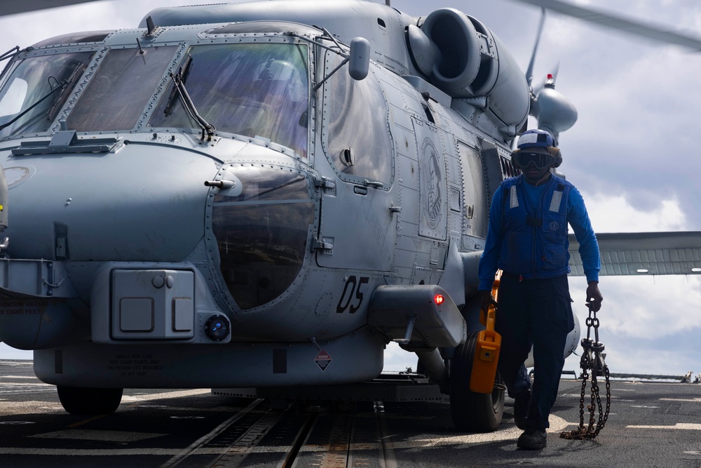 Shoup conducts flight quarters