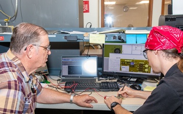 Shipyard spotlight: Larry Pendleton - Code 950 Electronics technician