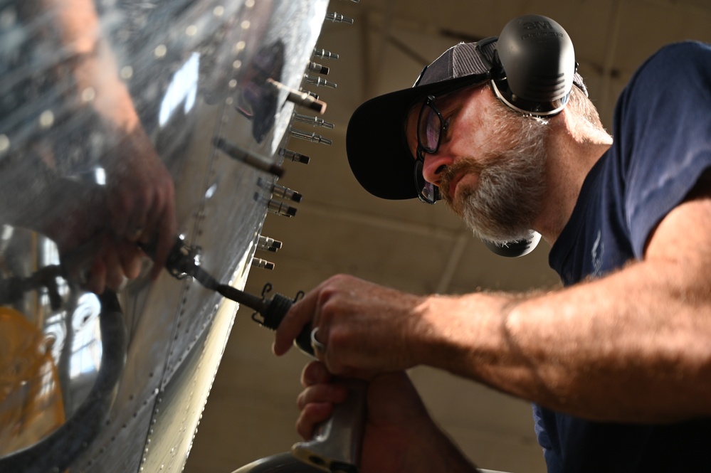Boeing B-17D &quot;The Swoose&quot; Restoration