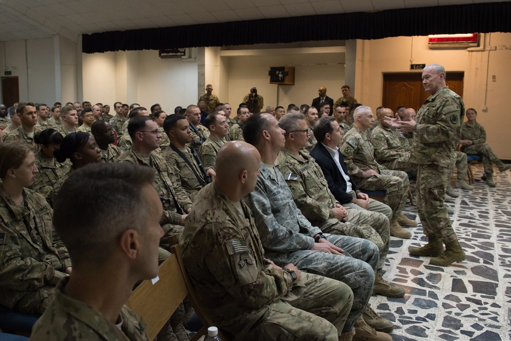 Dempsey Meets with Troops in Iraq During Town Hall