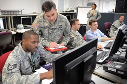 Military, Civilian Cyber Experts Collaborate in Cyber Guard 2015 Exercise